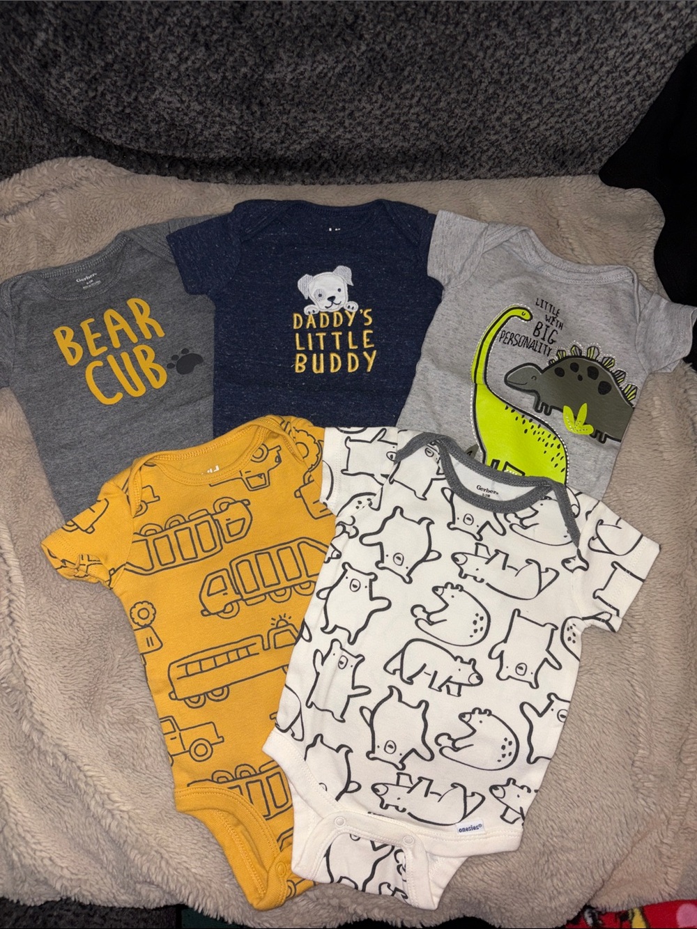 Set of 5 Short Sleeve Baby Bodysuits, 0-3M—-Gerber, Carters